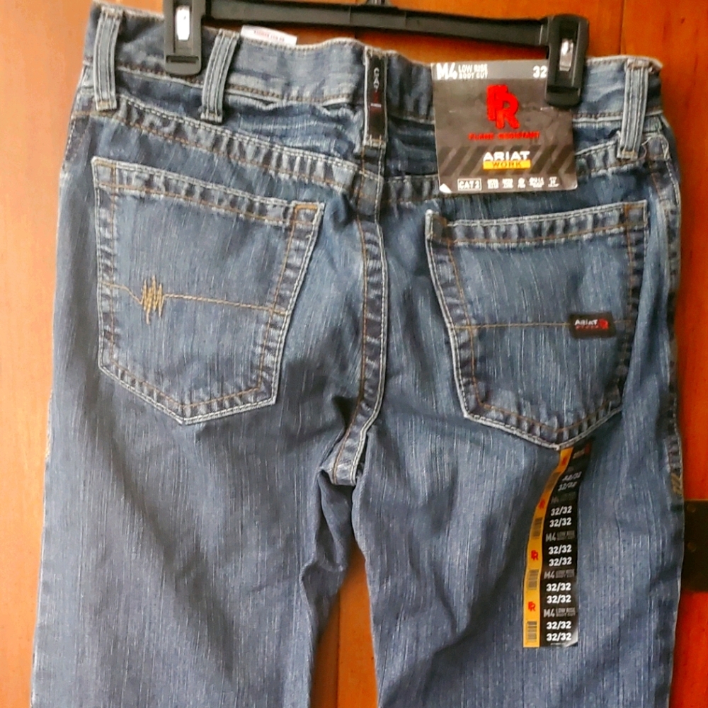 BRAND NEW WITH TAGS ARIAT FR M4 JEANS